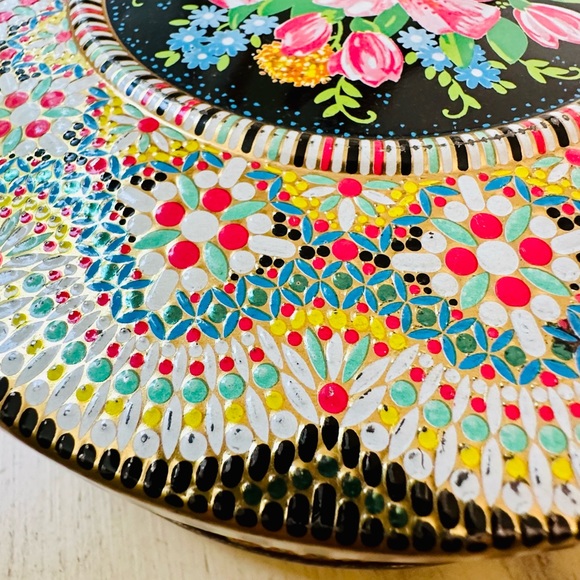 Vintage Daher Boho Decorative Ware Tin - Picture 5 of 16